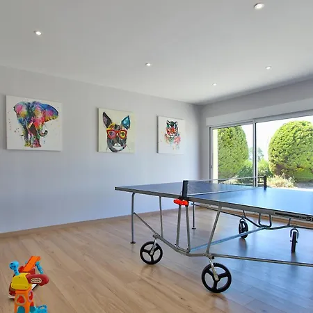 펜션 Avec Salle De Jeux *