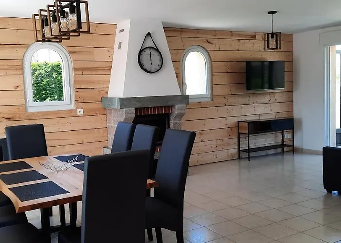 بيت للعطل Avec Salle De Jeux Montfarville